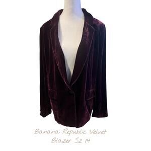 Banana Republic Velvet Blazer Size 14 - Elegant Burgundy